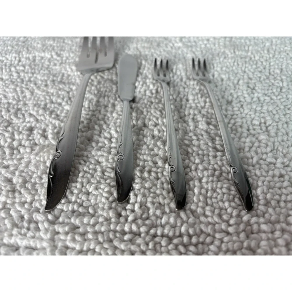 Oneida Mermaid Stainless Steel 4pc set Serving Fork, Butter Spreader, Olive Fork